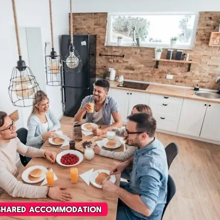 Δωμάτια σε οικογενειακή κατοικία *ra7h* For Your Relaxed & Cosy + Free Parking Λιντς