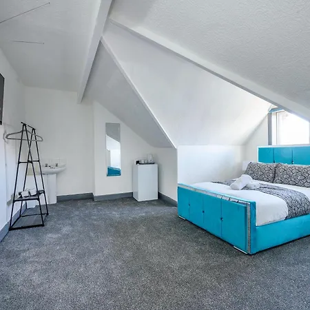*ra7h* For Your Relaxed & Cosy + Free Parking Leeds (West Yorkshire)
