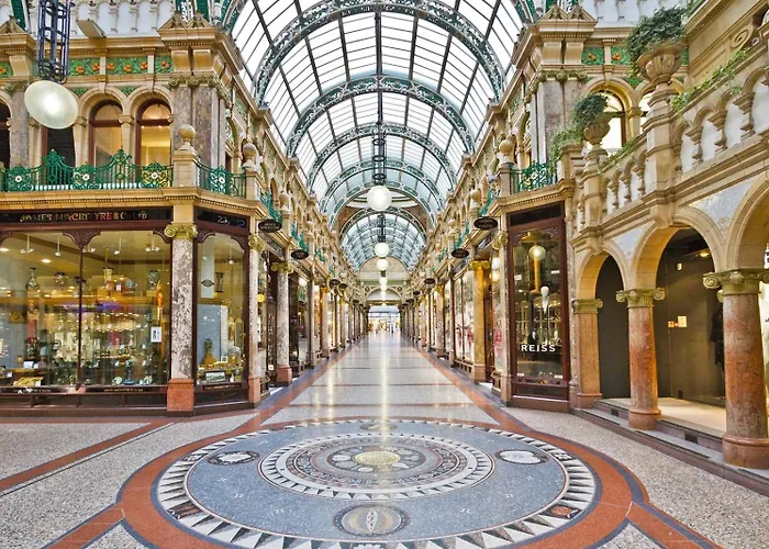 民宿 *ra7h* For Your Relaxed & Cosy + Free Parking 利兹