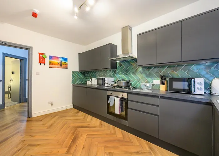 *ra7h* For Your Relaxed & Cosy + Free Parking *